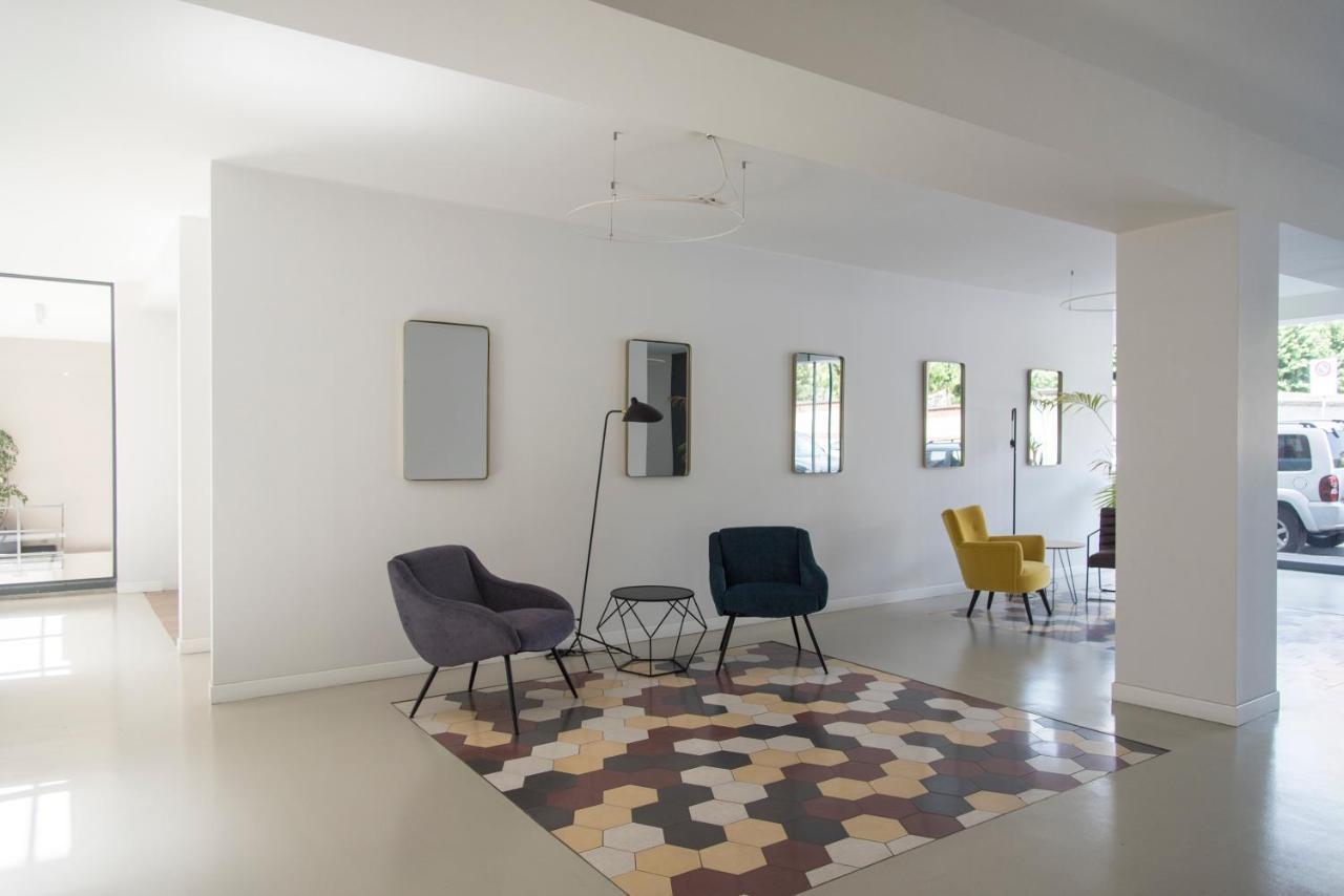 Youhosty - Monviso 32 Apartment Milan Bagian luar foto