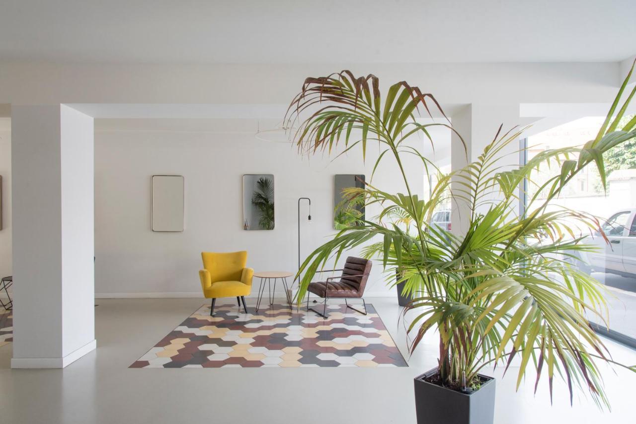 Youhosty - Monviso 32 Apartment Milan Bagian luar foto